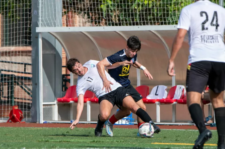 La Copa Sarrià debuta amb èxit i es consolida com a nova festa del futbol amateur 
