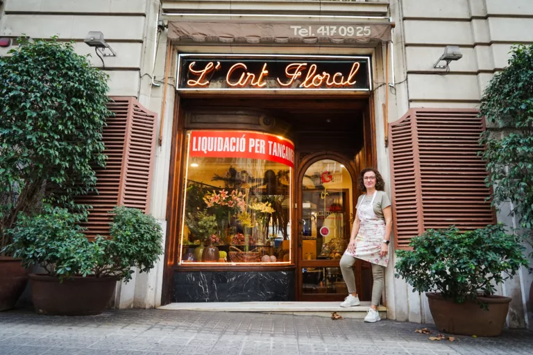 L’adeu de l’Art Floral: la icònica floristeria del carrer Balmes s’acomiada
