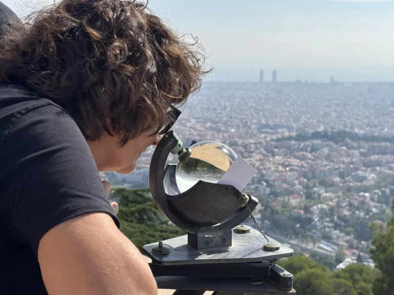 Allà on el cel toca la ciutat: un viatge a l’Observatori Fabra