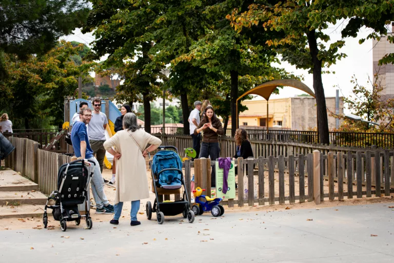 S’inaugura un nou espai lúdic i esportiu a la plaça Germans Rubió i Bellver