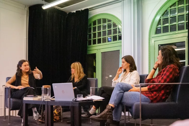 Sobreviure a les agressions i a les pors: Casa Orlandai posa en comú patiments i històries de superació