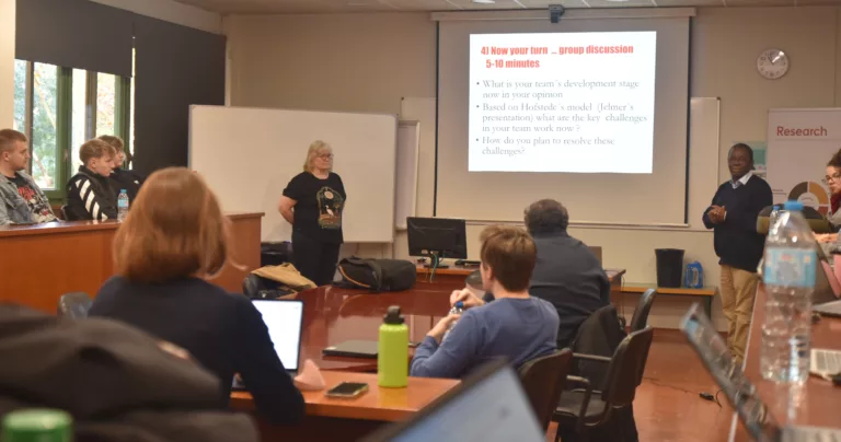 L’EUSS acull universitats europees per treballar reptes reals d’enginyeria en un programa internacional