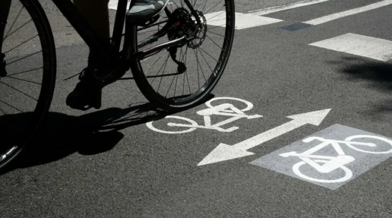 Pas endavant en la connexió ciclista entre Esplugues i Barcelona per la Diagonal