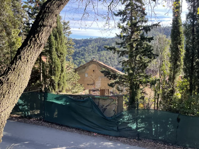 La Sindicatura de Greuges de Barcelona insta l’Ajuntament a preservar la memòria de la “Ciudad de los Muchachos”