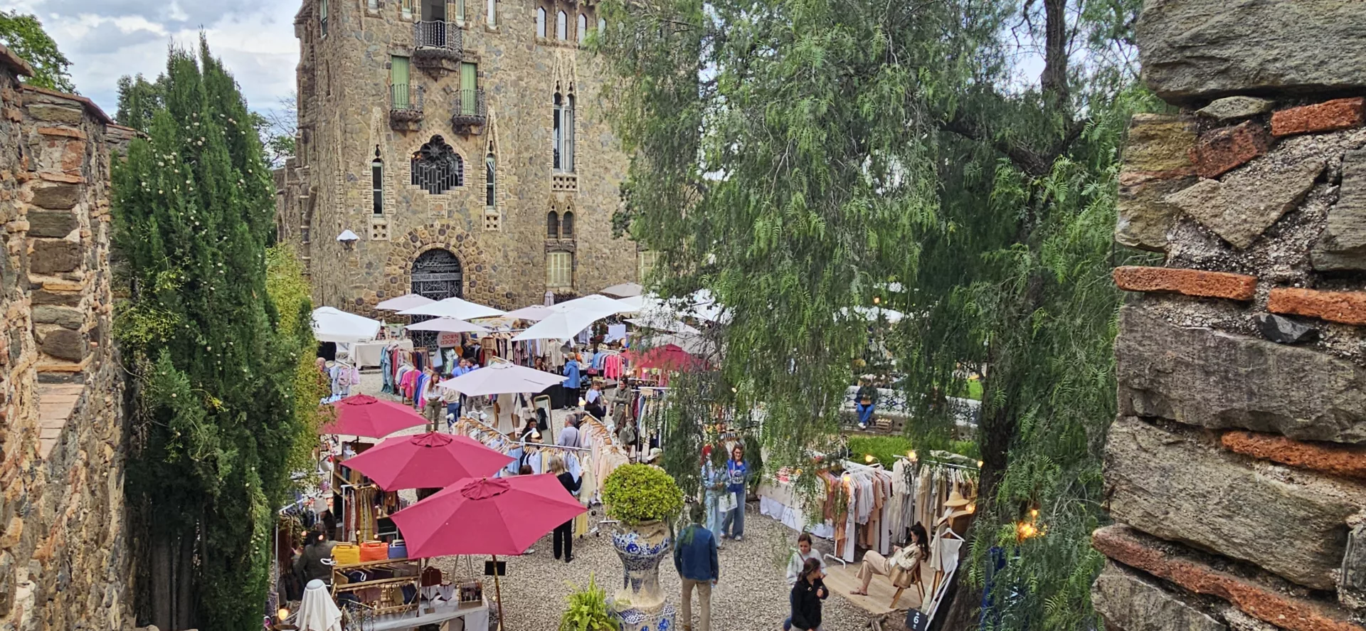 El market en l'edició d'enguany a la Torre Bellesguard © Bcn en las alturas